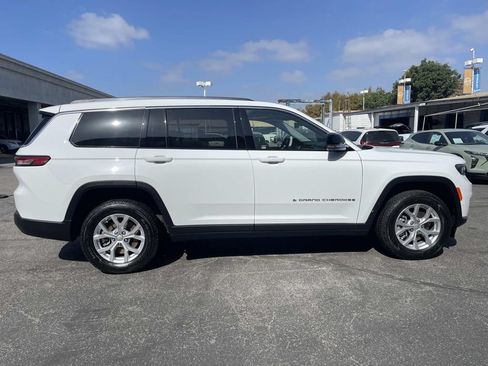 Used 2023 Jeep Grand Cherokee L Limited w/ Luxury Tech Group II AWD/4WD image 2