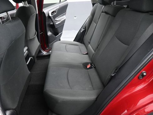 Used 2020 Toyota RAV4 LE image 18