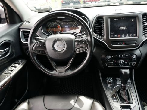 Used 2019 Jeep Cherokee Trailhawk w/ Cold Weather Group AWD/4WD image 20