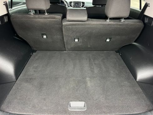 Used 2019 Kia Sportage LX FWD image 16