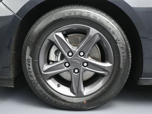 Used 2023 Chevrolet Malibu LS image 9