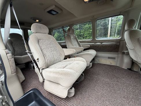 Used 2001 Chevrolet Express 1500 LT RWD image 25