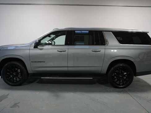 Certified 2025 Chevrolet Suburban LS image 2