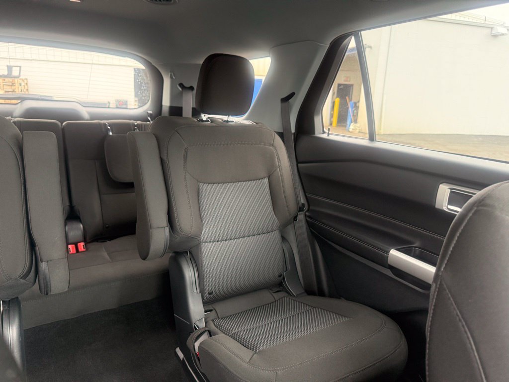 Used 2024 Ford Explorer XLT AWD/4WD image 60