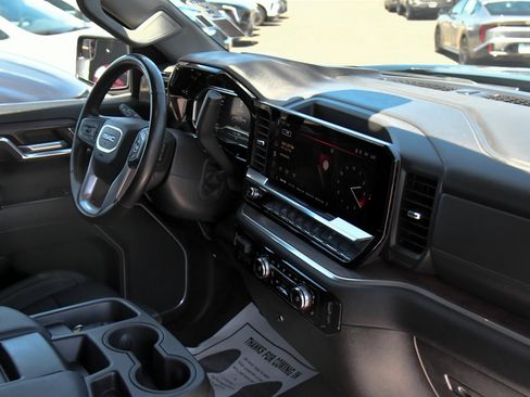 Used 2025 GMC Sierra 1500 SLT AWD/4WD image 50