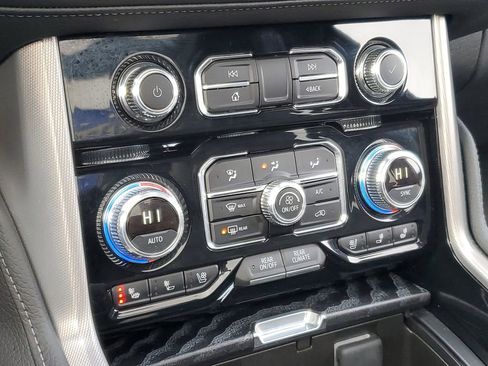 Used 2024 GMC Yukon Denali image 22