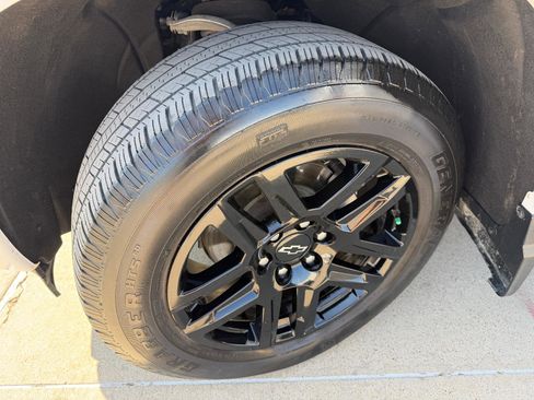 Used 2024 Chevrolet Silverado 1500 Custom RWD image 11