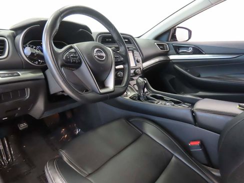 Used 2023 Nissan Maxima SV w/ Floor Mat Group image 9