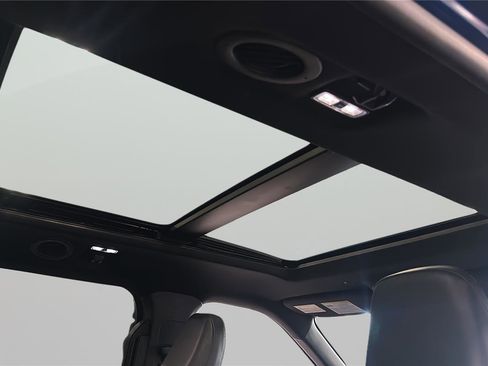 Used 2020 Ford Explorer XLT w/ Equipment Group 202A image 16