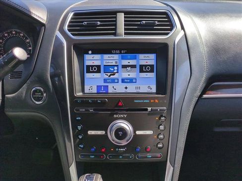 Used 2017 Ford Explorer Platinum image 15