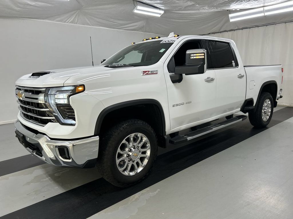 Used 2025 Chevrolet Silverado 2500 LTZ w/ LTZ Plus Package AWD/4WD image 5