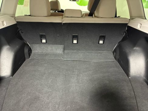 Used 2017 Subaru Forester 2.5i Premium w/ All-Weather Package image 10