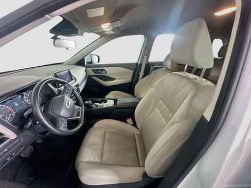 Used 2025 Nissan Rogue SV FWD image 13