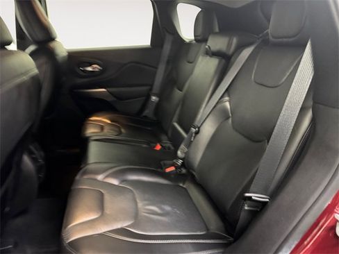 Used 2021 Jeep Cherokee Limited image 21