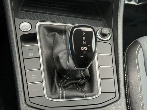 Used 2025 Volkswagen Jetta SE FWD image 18