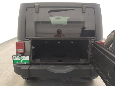 Used 2018 Jeep Wrangler Unlimited Sport S AWD/4WD image 29