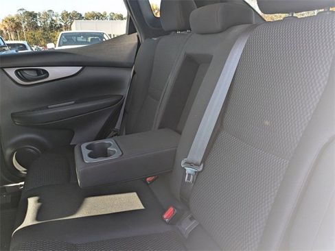 Used 2021 Nissan Rogue Sport S image 27