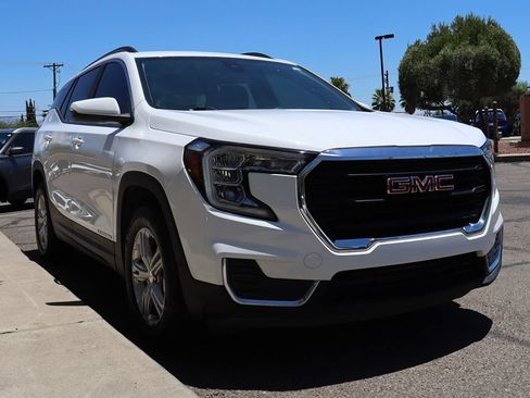 Used 2022 GMC Terrain SLE w/ Driver Convenience Package FWD image 18