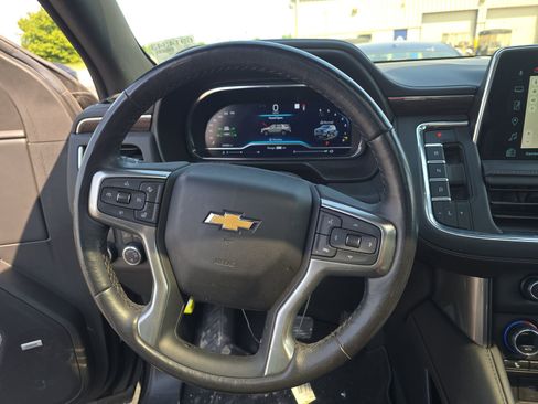 Used 2023 Chevrolet Tahoe LT w/ LT Signature Plus Package RWD image 8
