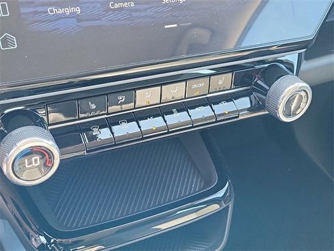 New 2027 Chevrolet Bolt LT w/ Comfort Package image 27