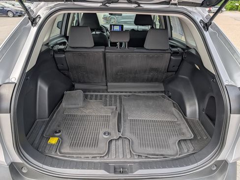 Used 2025 Toyota RAV4 XLE AWD/4WD image 13