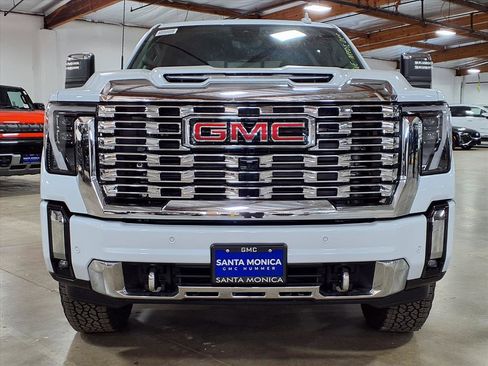 New 2026 GMC Sierra 2500 Denali w/ Denali Reserve Package image 2