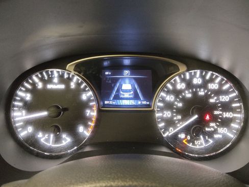 Used 2020 Nissan Pathfinder SV image 23