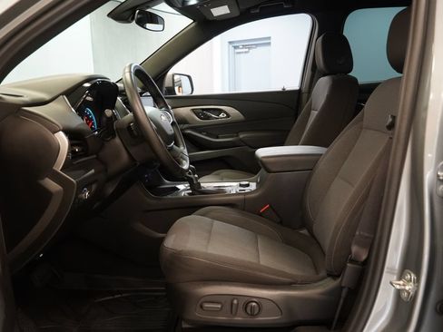 Used 2023 Chevrolet Traverse LT FWD image 4