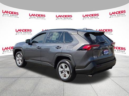 Used 2019 Toyota RAV4 XLE FWD image 5
