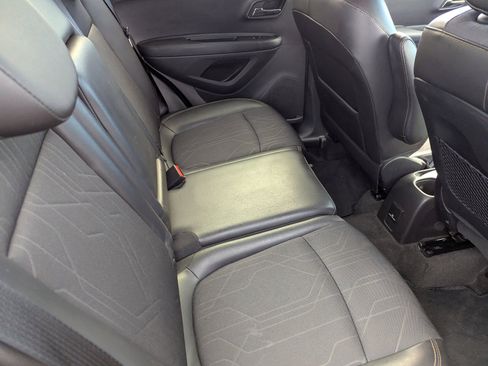 Used 2018 Chevrolet Trax LT w/ Sun & Sound Package image 14