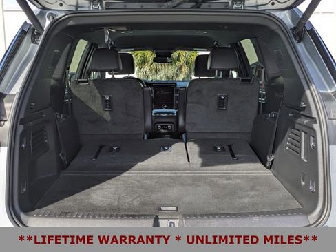 Used 2024 GMC Acadia Elevation w/ LPO, Roadside Safety Package image 14