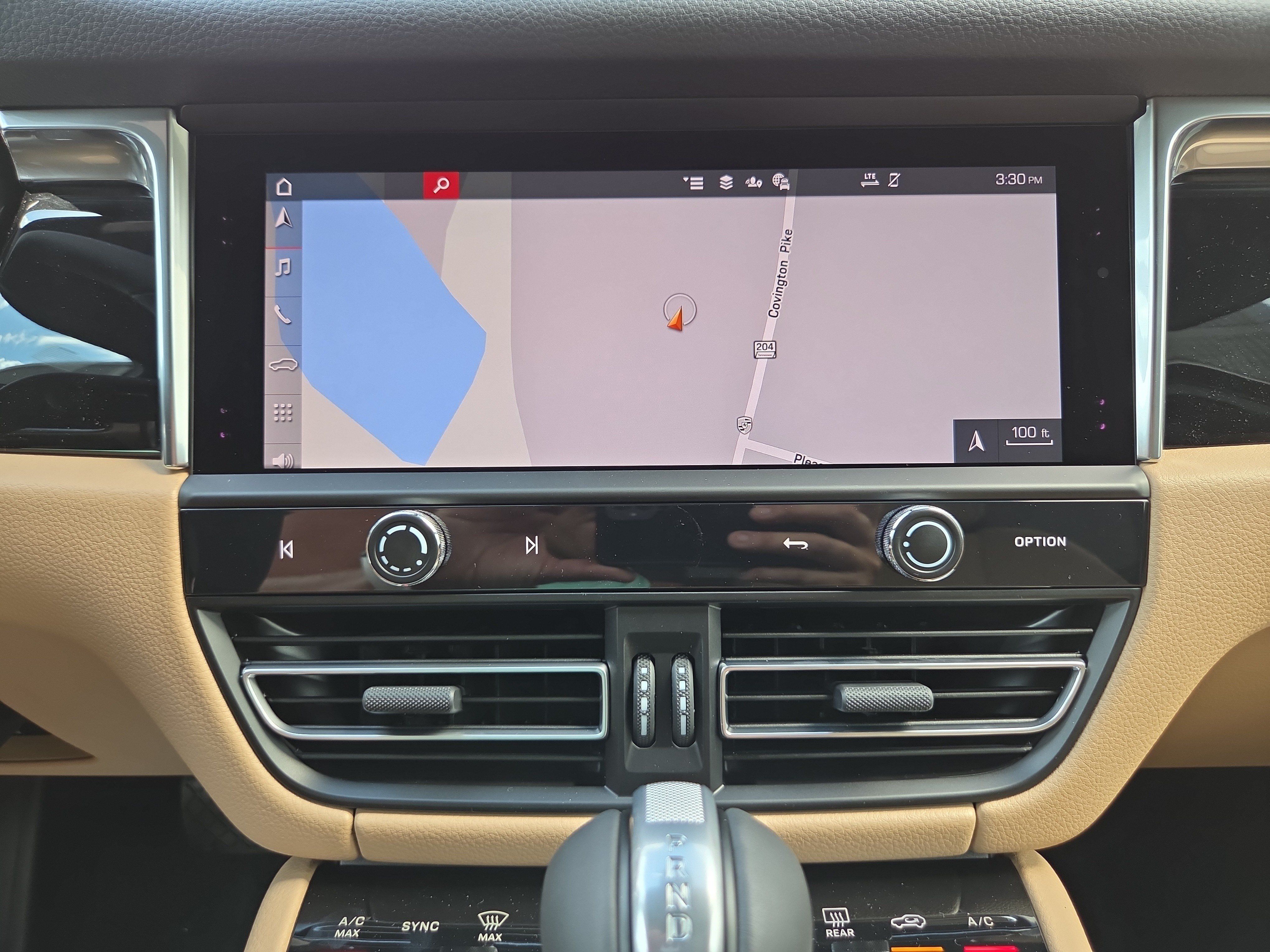 Certified 2025 Porsche Macan AWD/4WD image 21