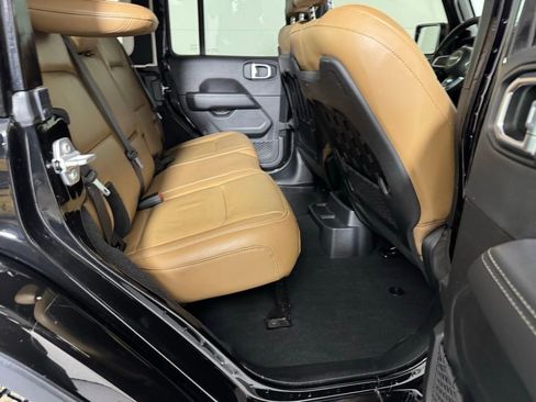 Used 2022 Jeep Wrangler Unlimited Rubicon w/ Steel Bumper Group image 28