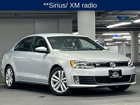 Used 2013 Volkswagen Jetta GLI image 2