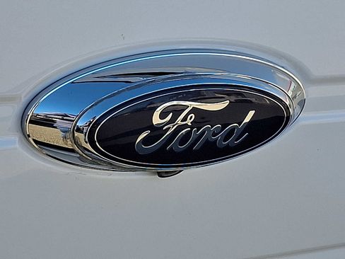 Used 2013 Ford F150 Lariat w/ Lariat Chrome Pkg image 29