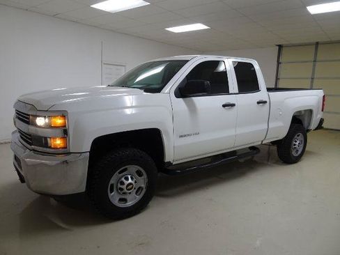 Used 2015 Chevrolet Silverado 2500 W/T RWD image 3