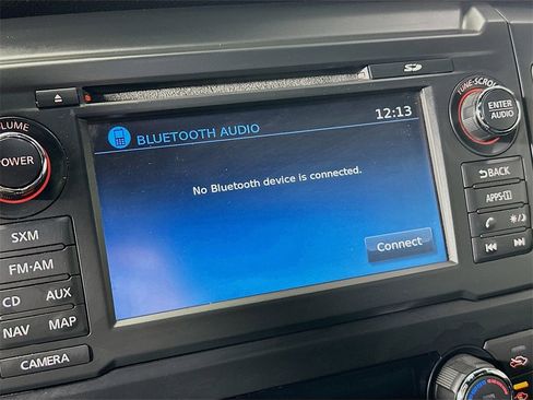 Used 2018 Nissan Titan SV w/ SV Convenience Package image 16