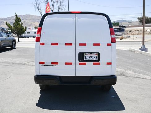 Used 2021 Chevrolet Express 2500 RWD image 6