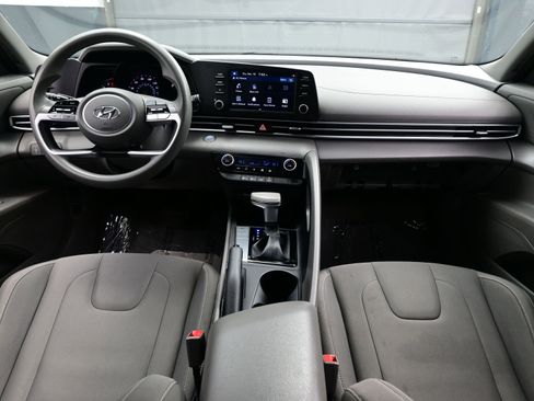 Used 2021 Hyundai Elantra SEL image 16