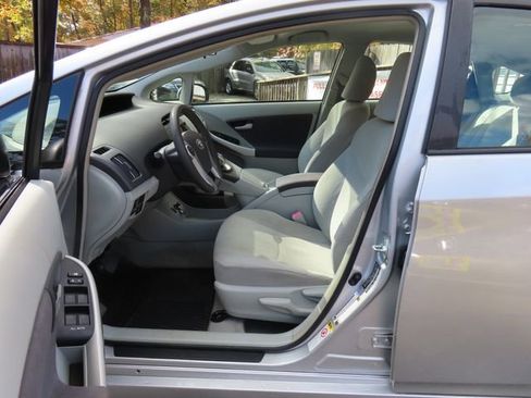 Used 2010 Toyota Prius Three image 17