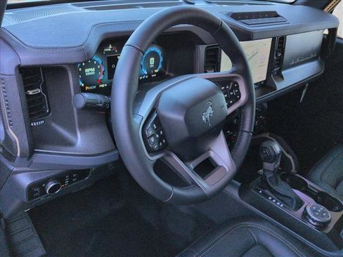 New 2025 Ford Bronco Badlands image 3