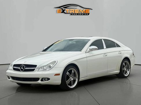 Used 2008 Mercedes-Benz CLS 550 w/ P1 Pkg image 2