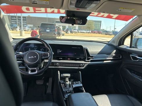 Used 2025 Kia Sportage EX image 34