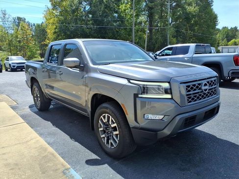 Used 2024 Nissan Frontier SL w/ Technology Package image 3