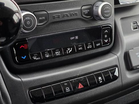 New 2025 RAM ProMaster 1500 w/ Quick Order Package 22G SLT image 18