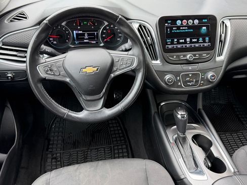 Used 2018 Chevrolet Malibu LT FWD image 8