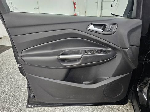 Used 2018 Ford Escape SE w/ SE Sync 3 Package FWD image 12