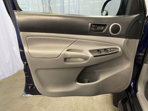 Used 2013 Toyota Tacoma 4x4 Double Cab w/ TRD Off-Road Pkg image 12