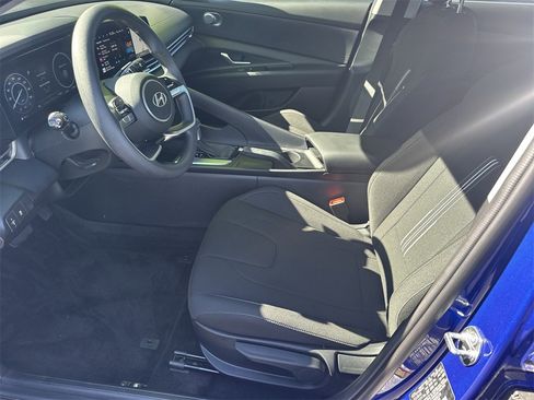 Used 2024 Hyundai Elantra SEL image 9