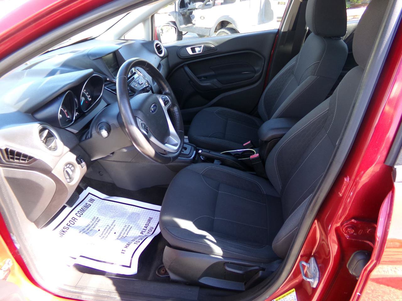 Used 2014 Ford Fiesta SE w/ Equipment Group 201B FWD image 9